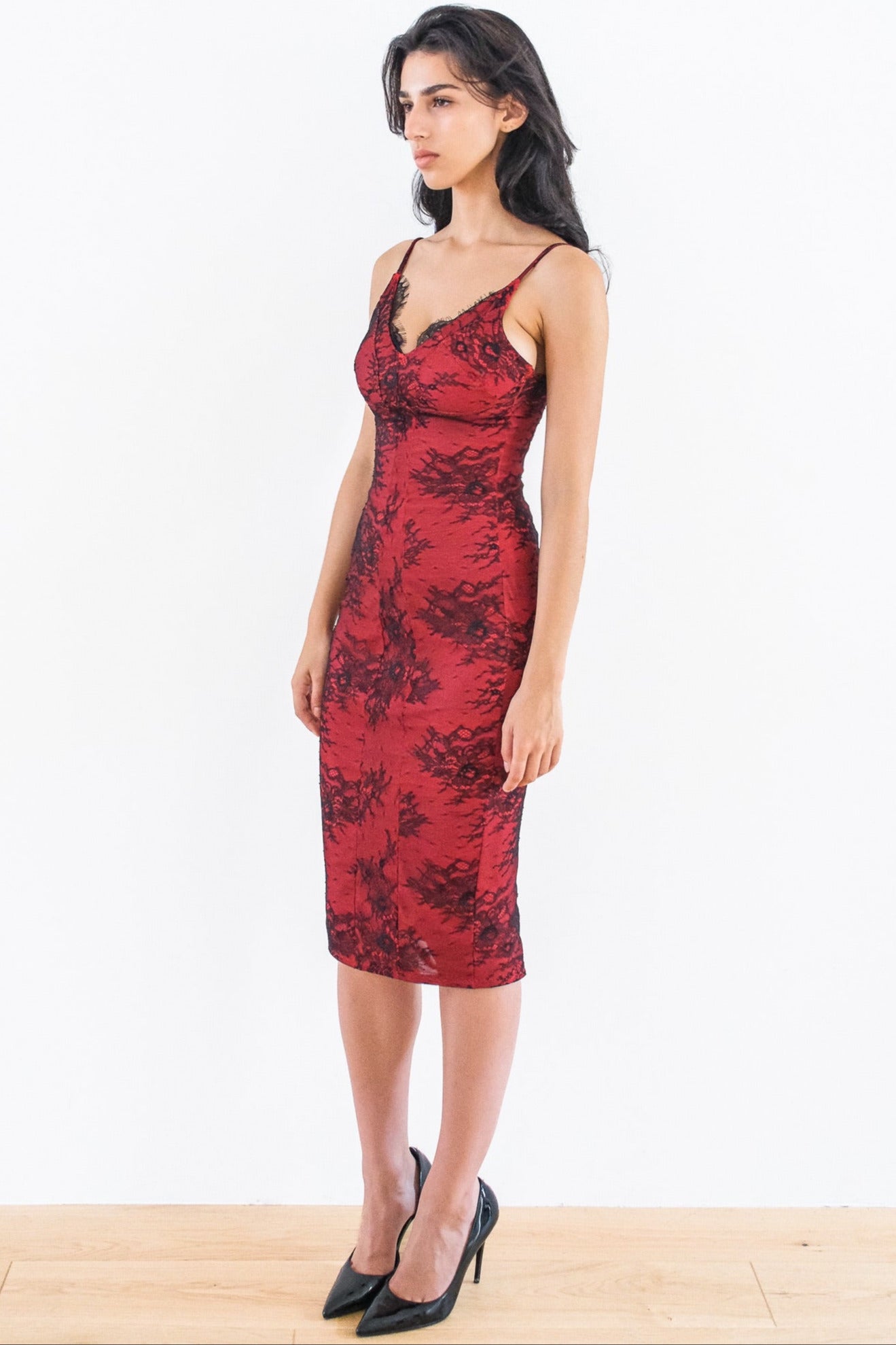 DENTELLE DE CALAIS RED DRESS